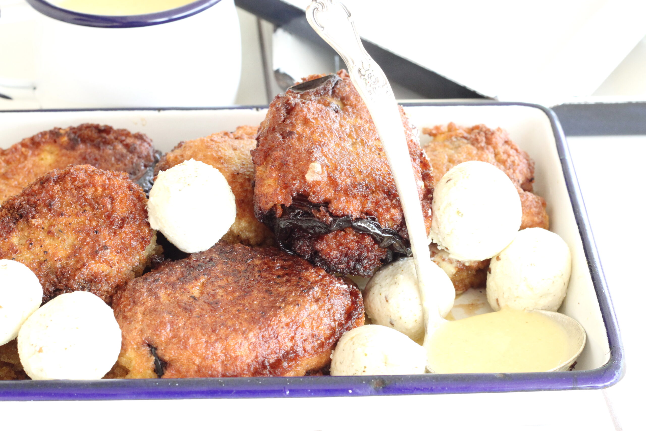 חצילים ממולאים בגבינות