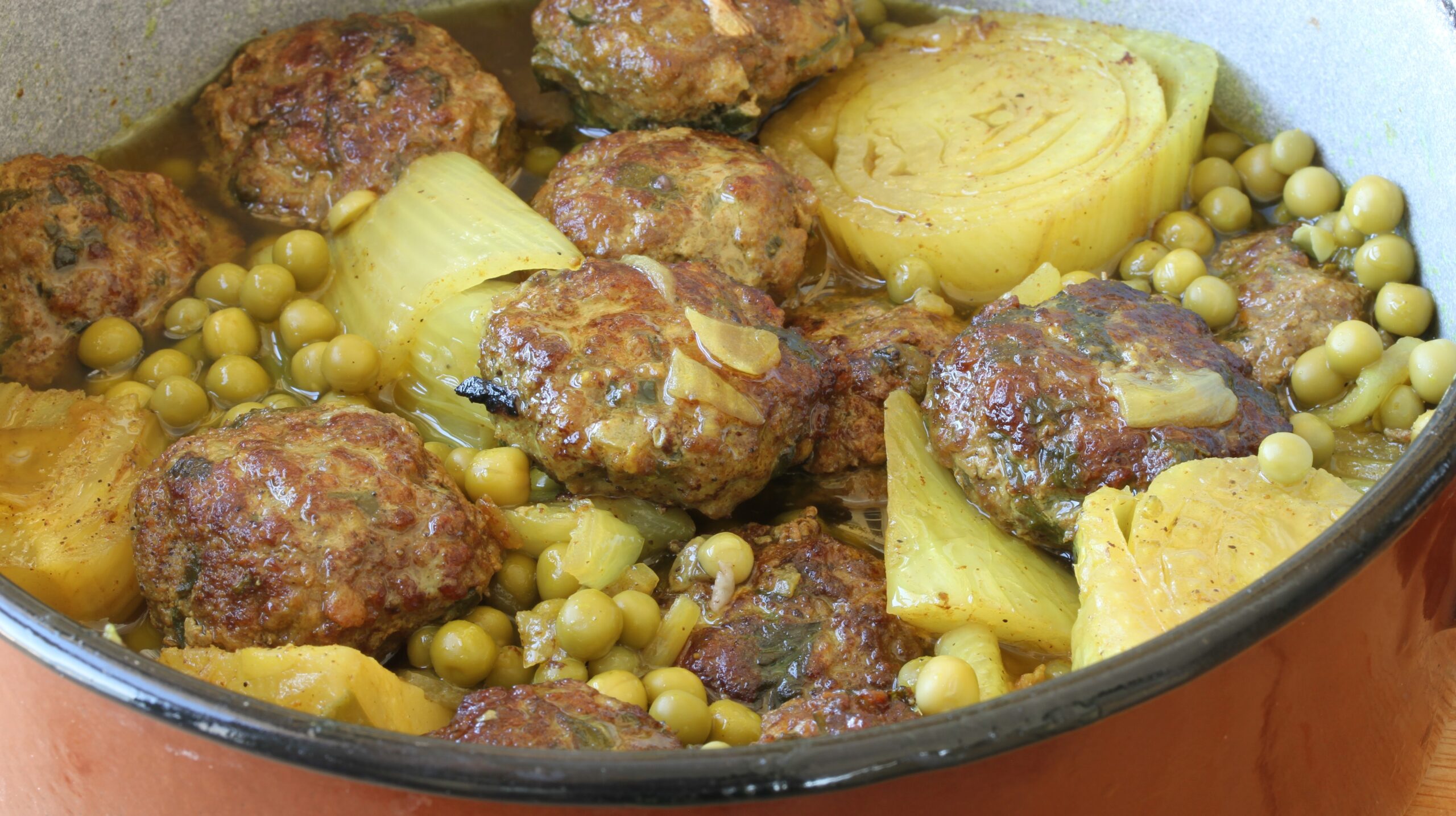 תבשיל קציצות עם שומר