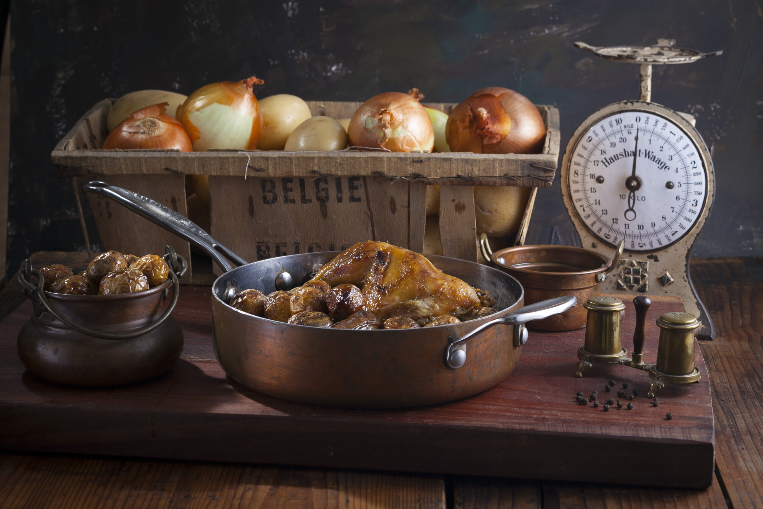 חמין עם תפוחי אדמה קטנים ועוף